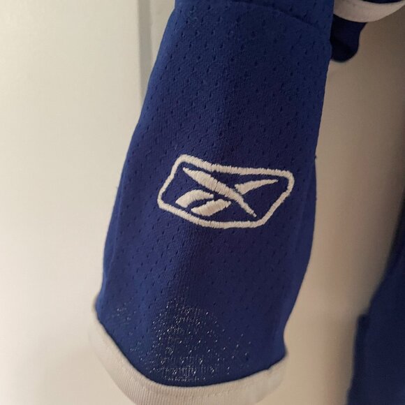 Kids Reebox Toronto Maple Leafs jersey size 4-7 - Picture 3 of 4